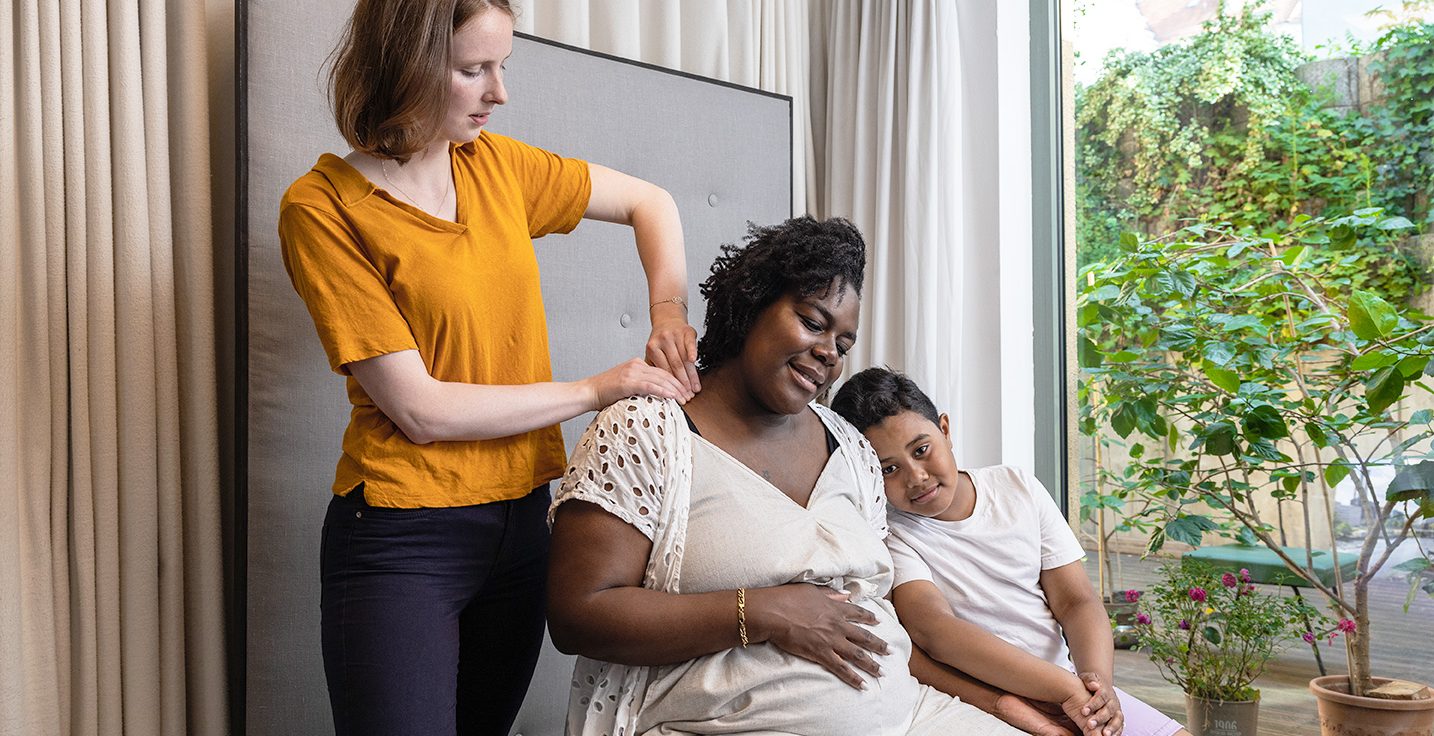 Chiropractic and sports therapy for pregnant women, babies and children at ChiroHouse Berlin